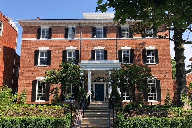 Historic Georgetown: History, Gossip, & Architecture Walking Tour - The guides make the difference