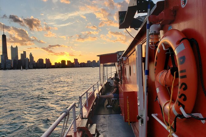 Historical and Architectural Chicago Fireboat River & Lake Cruise - The first hour on Lake Michigan