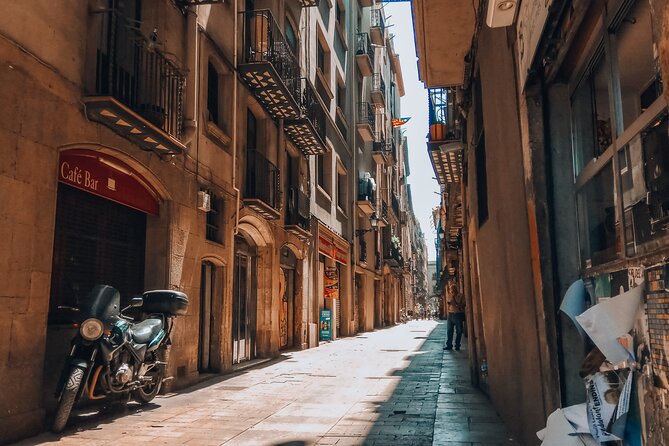 Introduction to Barcelona's Old Town Gothic Quarter Walking Tour - Why this Gothic Quarter walk works