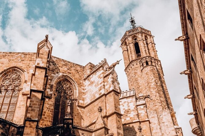 Introduction to Barcelona's Old Town Gothic Quarter Walking Tour - Gaudí, Picasso, and modern Barcelona