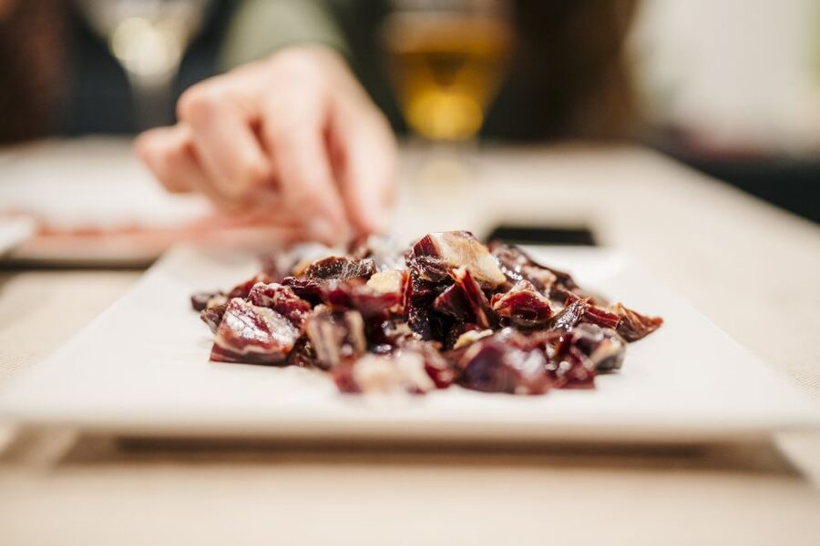 Jamón Experience Master Plus: Ham, Wine & Cheese Tasting - Why the Sagrada Familia location matters
