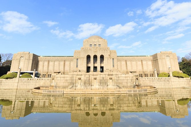 Japanese Garden & Western Architecture: Akasaka exploration tour - Beginning at the Hotel New Otani Japanese Garden