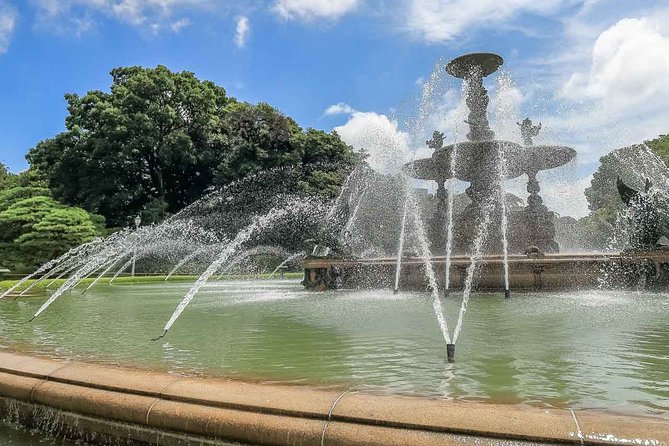 Japanese Garden & Western Architecture: Akasaka exploration tour - What the private format adds