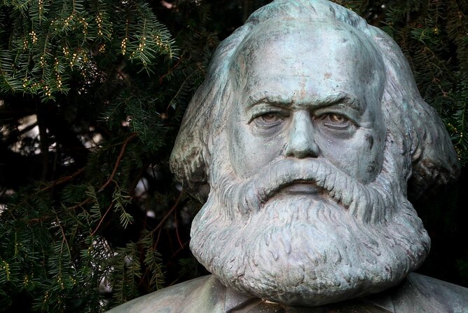 Karl-Marx-Allee Tour: Life and Architecture in East Berlin - Café Sibylle and the social life of Stalinallee
