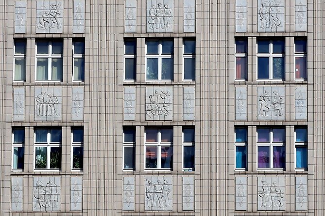 Karl-Marx-Allee Tour: Life and Architecture in East Berlin - Strausberger Platz and the avenue after 1989