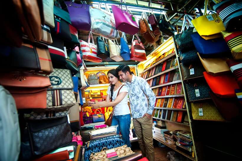 Kuala Lumpur: Batu Caves & Historic Buildings Tour - Timing, clothing and comfort tips