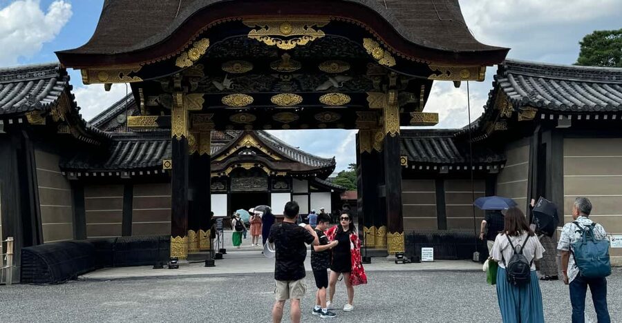 Kyoto: Nijo Castle & Gardens 2-Hour Guided Tour - First look at the castle grounds and architecture