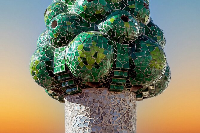 Life of Gaudi and Architectural | Walking Tour | 2h - The metro connects the city’s Gaudí story