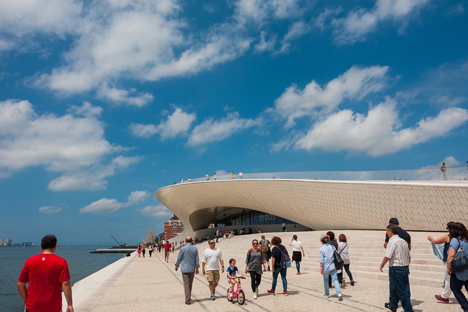 Lisbon Contemporary Architecture - What the Private Format Adds