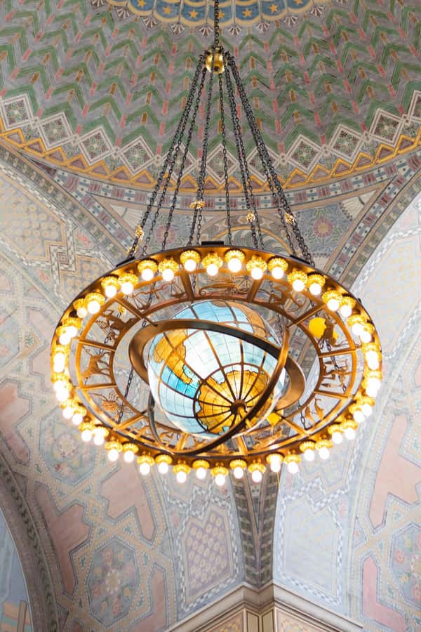 Los Angeles: Downtown History & Architecture Walking Tour - Broadway’s movie palaces and old commercial power
