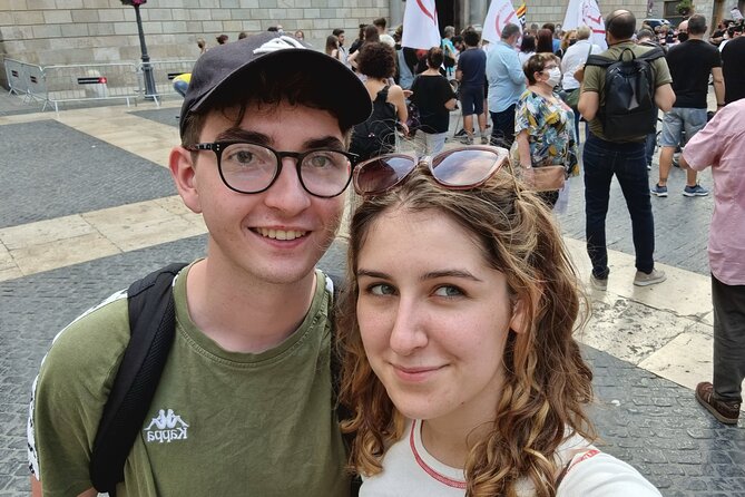Love in the Gothic Quarter Barcelona: Self-Guided Romantic Walk - Eight challenges through Gothic Barcelona and El Born