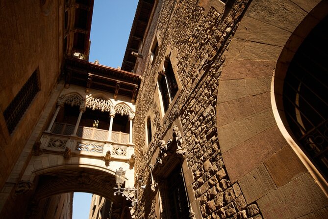 Love in the Gothic Quarter Barcelona: Self-Guided Romantic Walk - Why the puzzle format works for couples