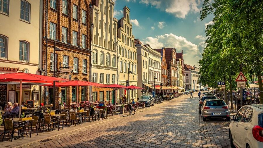 Lübeck: Private Historical and Architectural Walking Tour - Starting at the Holsten Gate in 1464