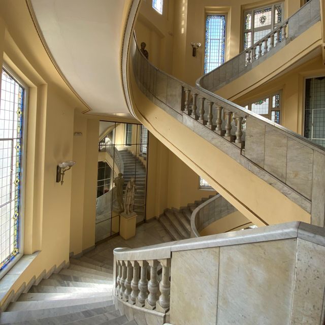 Madrid: Gran Vía Rooftops and Architecture Tour - Carrión Building and the middle of the avenue