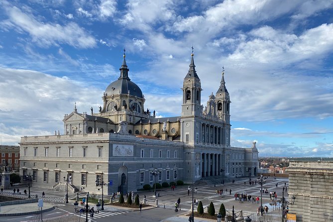 Madrid Historic with an architect : Arabs, Austrias and Bourbons - Why this walk gives Madrid a clear beginning