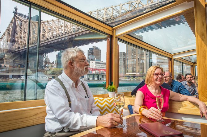 Manhattan Architecture Yacht Cruise - Key points at a glance