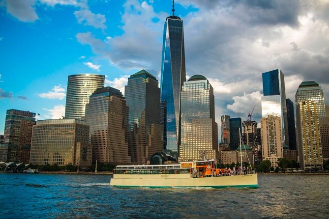 Manhattan Architecture Yacht Cruise - Lower Manhattan, the Woolworth Building, and the harbor entrance