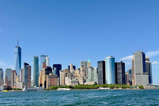 Manhattan Architecture Yacht Cruise - The Lower East Side and changing waterfront neighborhoods