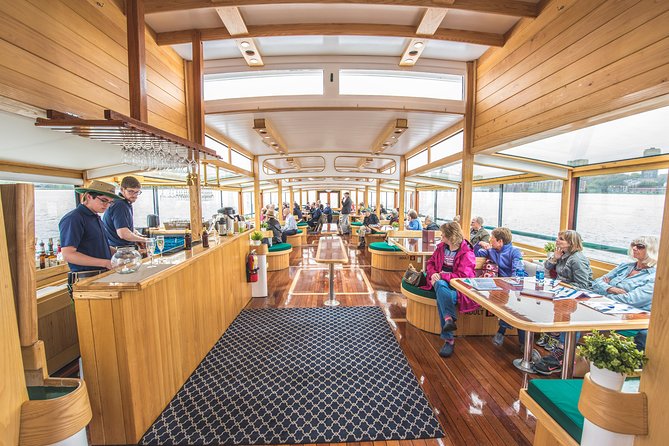 Manhattan Architecture Yacht Cruise - What to eat, drink, and expect onboard