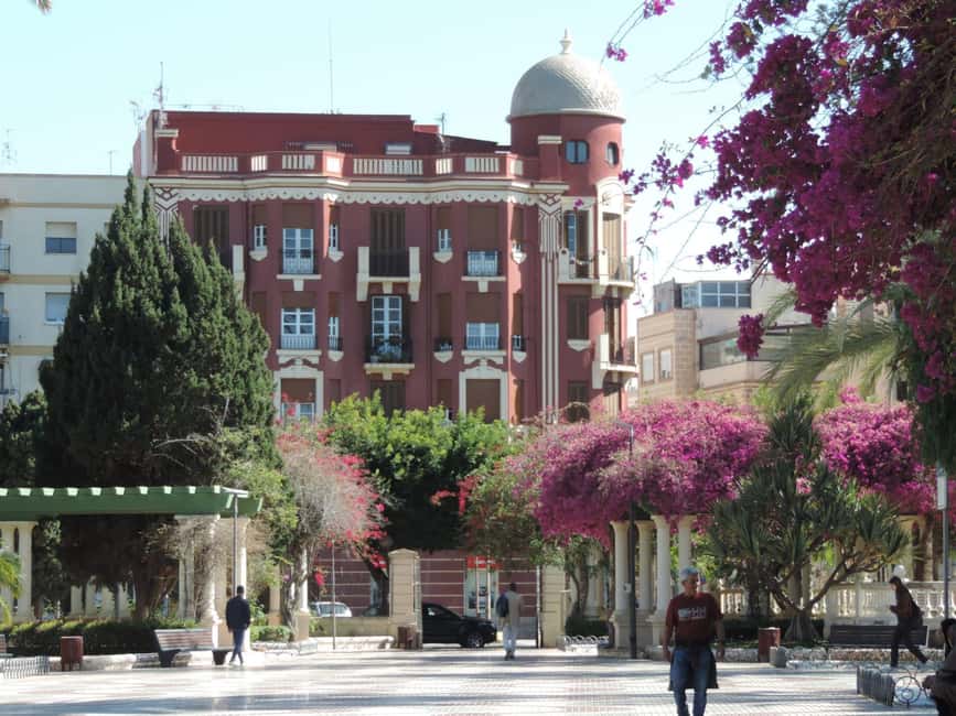 Melilla: Modernist and Art Deco gems - Meeting Patricia at Plaza de España