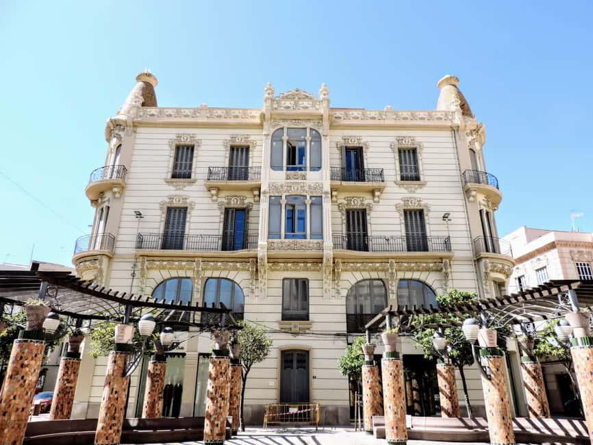 Melilla: Modernist and Art Deco gems - Plaza Menéndez Pelayo and the Golden Triangle