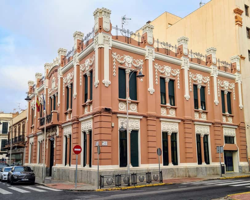 Melilla: Modernist and Art Deco gems - Calle General Chacel and the details worth photographing