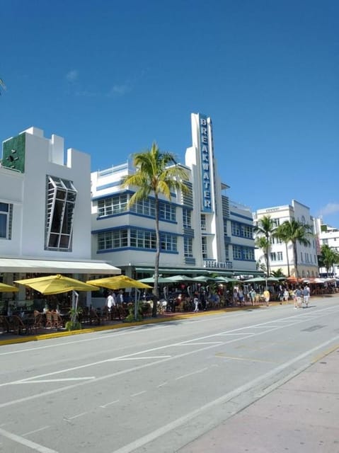 Miami : Art Deco & South Beach Walking Tour with a Guide - What a private guide changes
