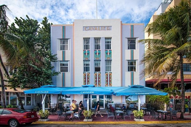 Miami Beach Art Deco Tour with Cocktails - Who should book this experience?