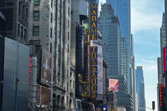 Midtown Manhattan: Times Square & Skyscrapers Walking Tour - Rockefeller Center and 30 Rock: a practical finish