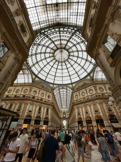 Milan: Guided Dog-Friendly Tour, From Gothic to Eclectic - The grand passage from Galleria to La Scala