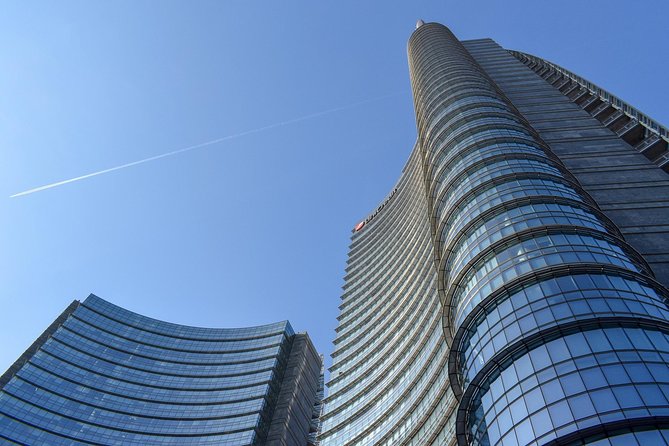 Milan Skyscrapers Guided Tour: Porta Nuova, Unicredit tower & Vertical Forest - The Vertical Forest towers