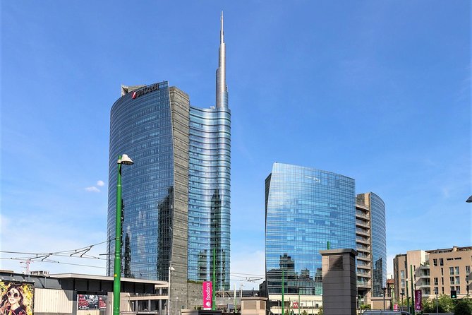 Milan Skyscrapers Guided Tour: Porta Nuova, Unicredit tower & Vertical Forest - What the three-hour timing means
