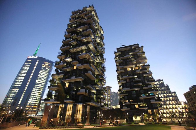 Milan Skyscrapers Guided Tour: Porta Nuova, Unicredit tower & Vertical Forest - Starting at Eataly Milano Smeraldo