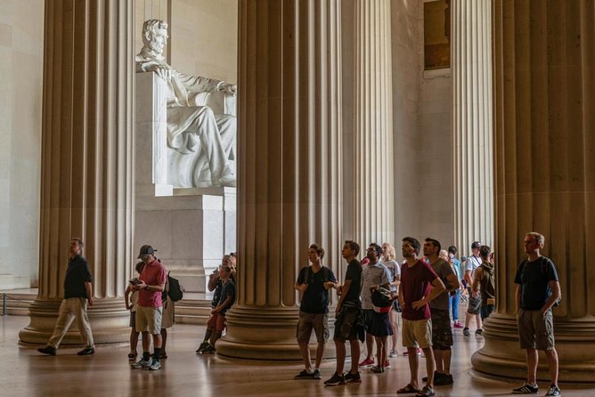 Monuments and Memorials Architectural Walking Tour - Key points at a glance
