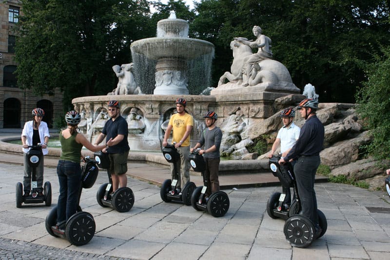 Munich 3-Hour Segway Tour: Nazi Munich & Royal Architecture - Guide style and group size