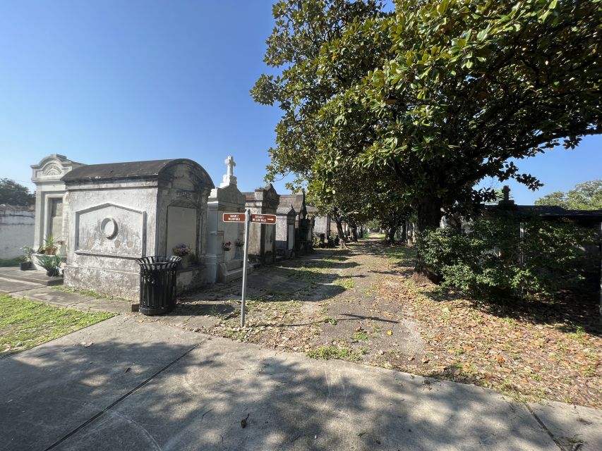 New Orleans : Garden District Architecture Walking tour - Who should book this experience?