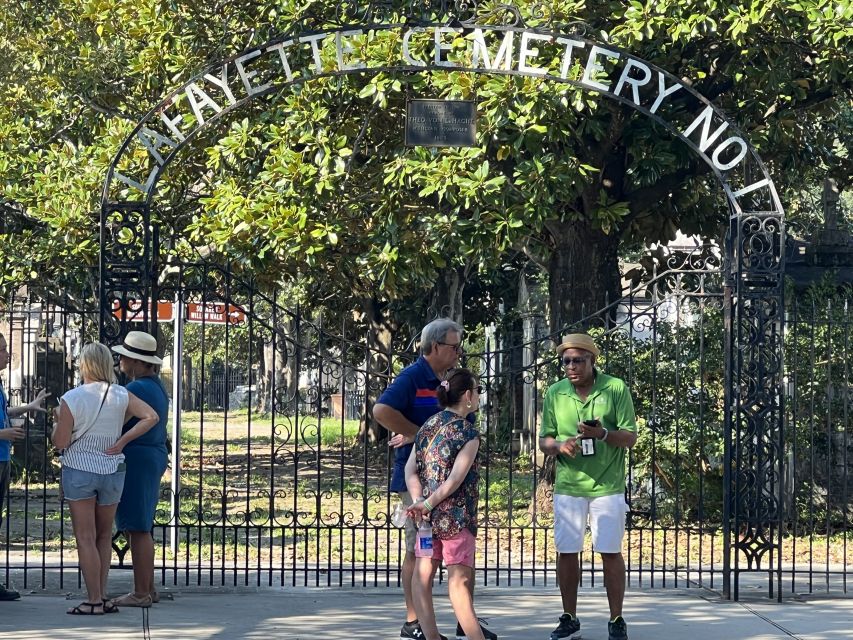 New Orleans : Garden District Architecture Walking tour - What the guide adds to the walk