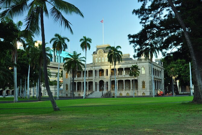 O‘ahu Highlights Private Guided Tour: Landmarks & Architecture - Iolani Palace reveals Hawaiʻi’s royal past