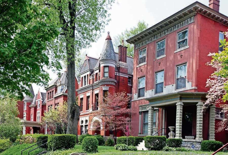 Old Louisville: History and Architecture Walking Tour - Meeting at the brown Old Louisville sign