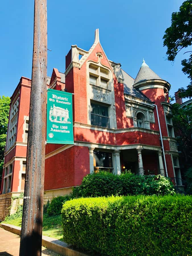 Old Louisville: History and Architecture Walking Tour - Floral Terrace and the quieter corners
