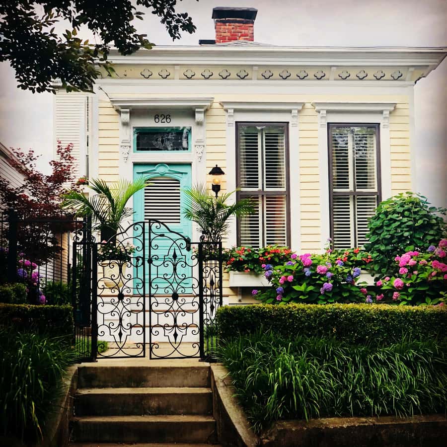 Old Louisville: History and Architecture Walking Tour - Who should book this walk