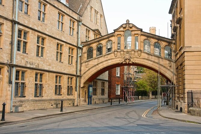 Oxford: 90 minute Architectural & Historical Highlights Tour - Key points at a glance