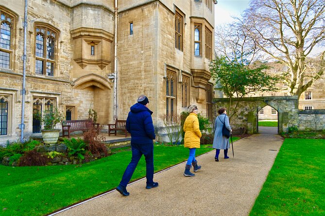 Oxford: 90 minute Architectural & Historical Highlights Tour - Corpus Christi and Merton College