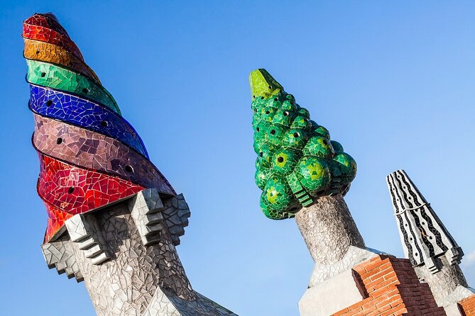 Palau Guell by Gaudi with Audio Guide in Barcelona - Entering through Gaudí’s grand facade