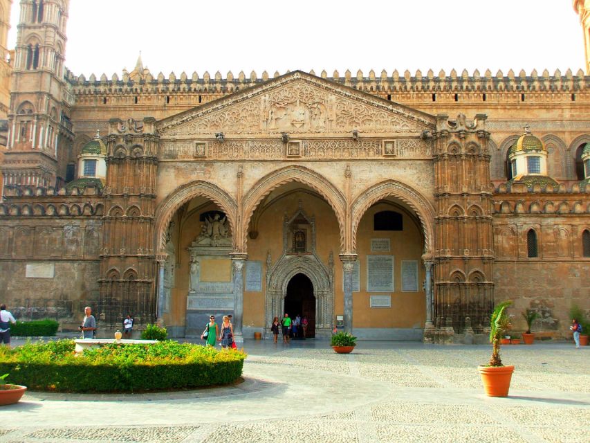 Palermo Tour: Magnificent Mixture Of Architectural Styles - Palermo in two hours: what this walk really offers