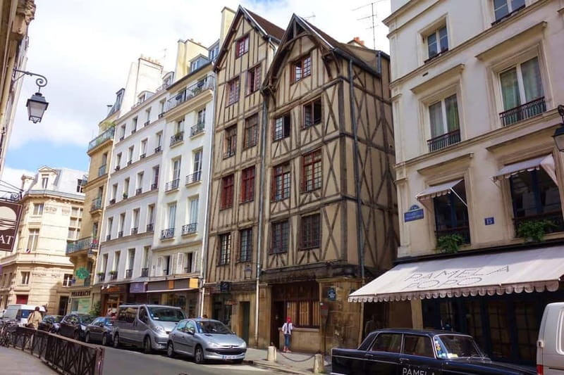 Paris: Discover the hidden architecture gems of Le Marais - Meeting at Saint-Paul on Rue Saint-Antoine