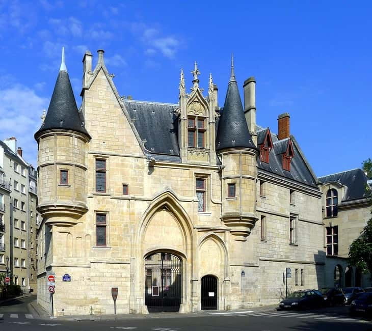 Paris: Discover the hidden architecture gems of Le Marais - Medieval Paris and the Hôtel des Archevêques de Sens