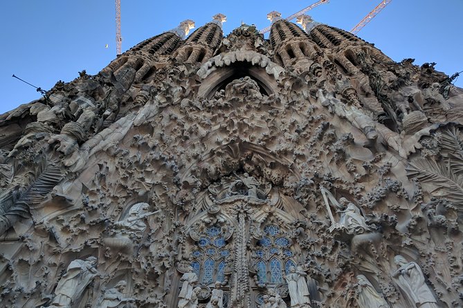 Park Guell and Sagrada Familia, Gaudí's Masterpieces Private Tour - Is $390.48 per person fair?