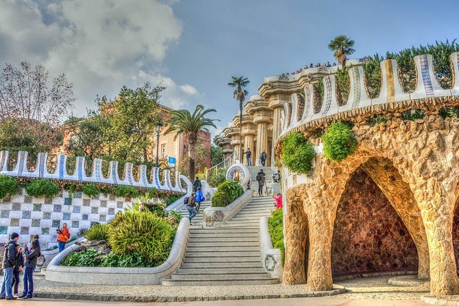 Park Guell and Sagrada Familia Private Tour with Hotel pick-up - Starting on Montjuïc for city views