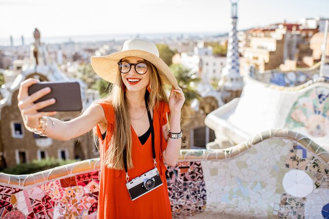 Park Guell and Sagrada Familia Tour in Barcelona - Walking through Park Güell’s mosaic world